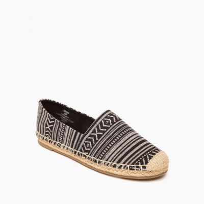 Minnetonka Ladies Black Pam Casual Shoes